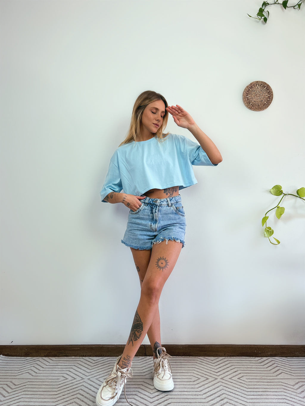 Camiseta Cropped Oversized Aveloz- Azul Claro