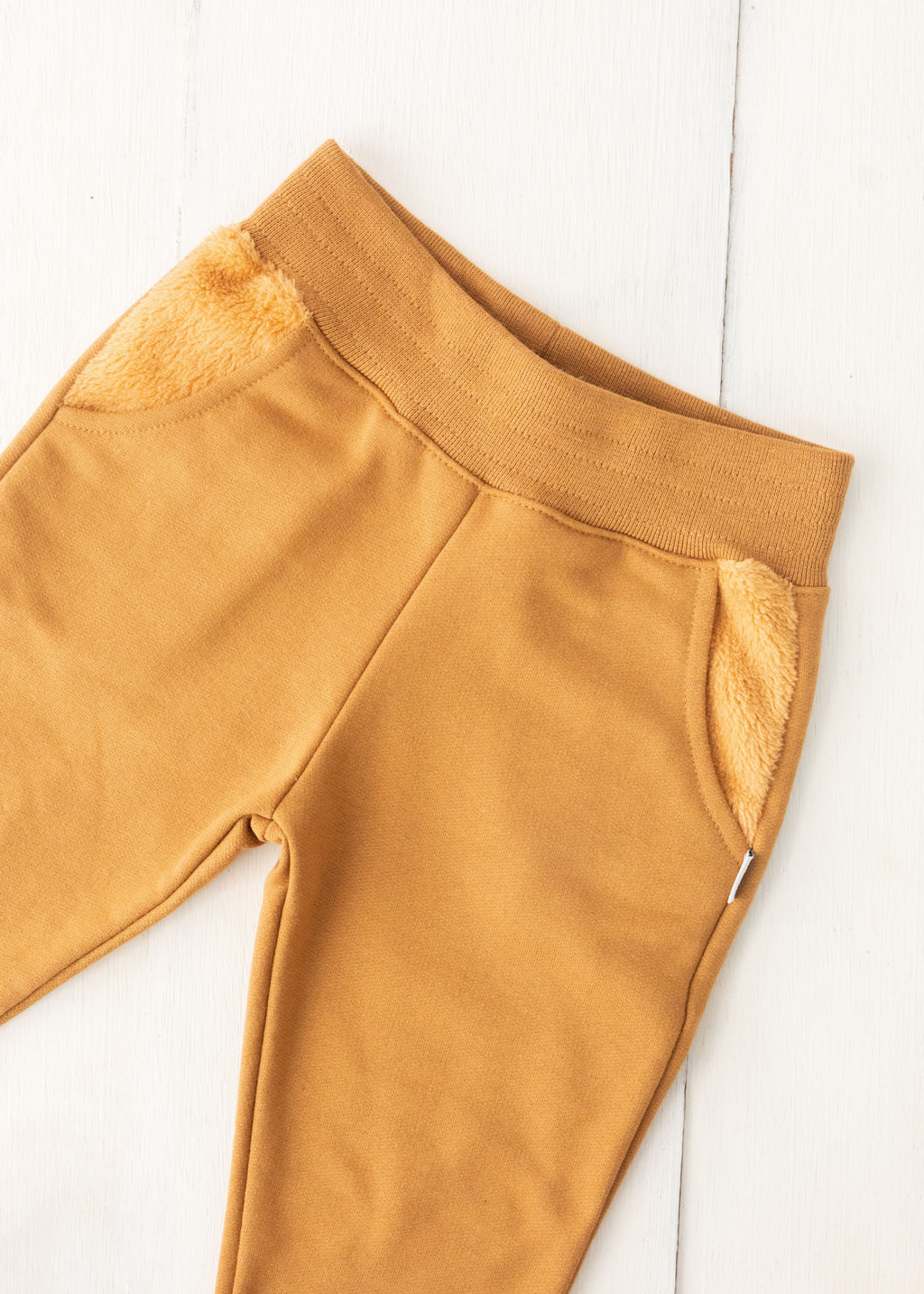 Calça Moletom Infantil Com Bolso Peluciado Aveloz Caramelo