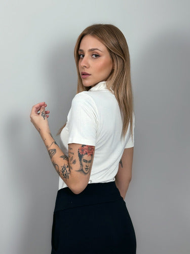 Blusa Gola Alta Manga Curta Em Viscolycra-off White