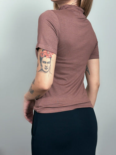 Blusa Gola Alta Manga Curta Em Viscolycra-marrom