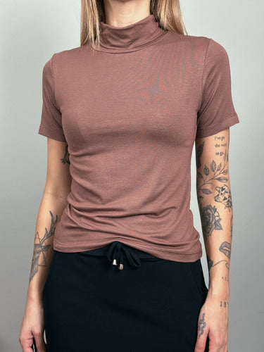 Blusa Gola Alta Manga Curta Em Viscolycra-marrom