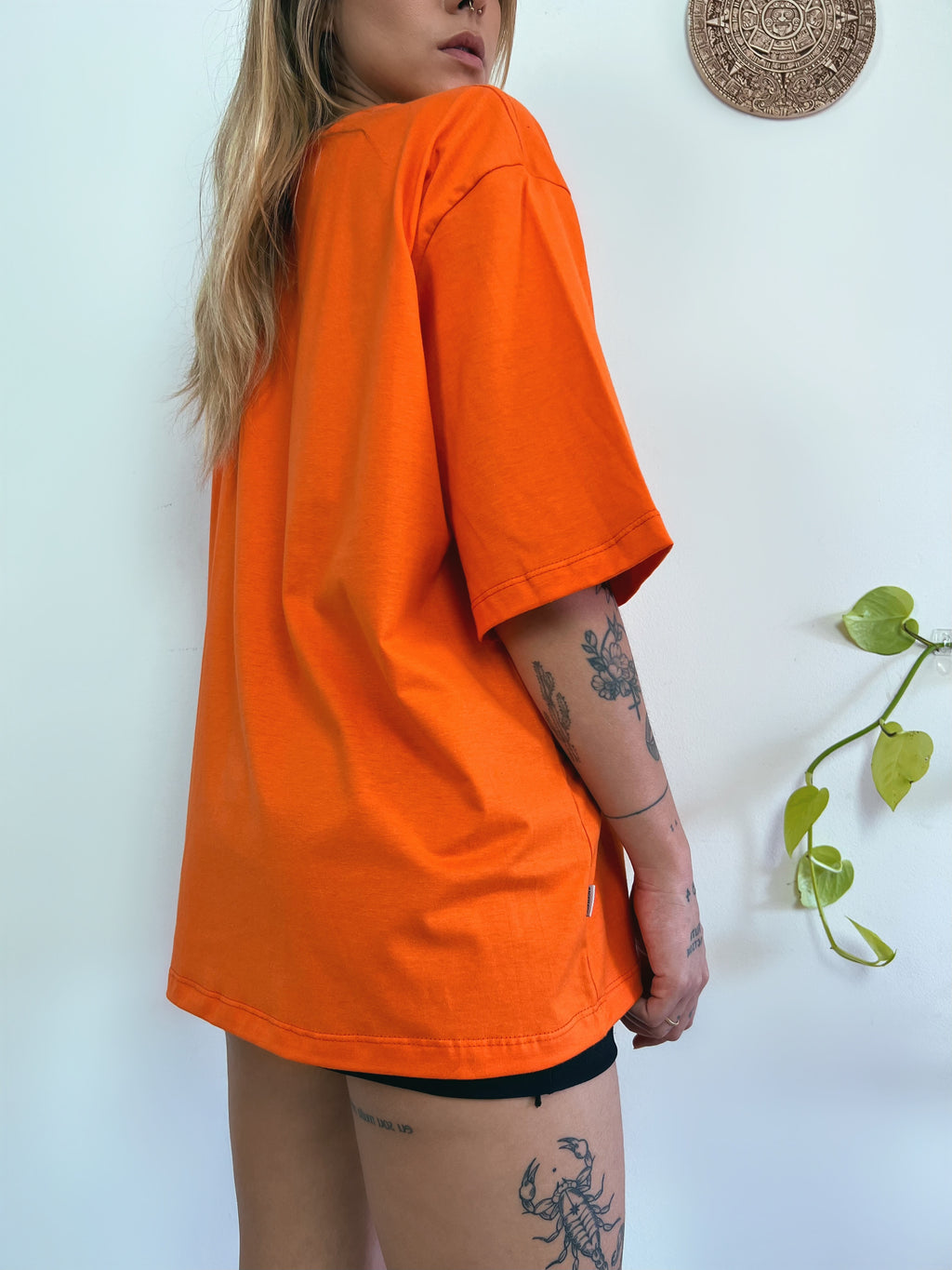 Camiseta Oversized Feminina Aveloz - Laranja