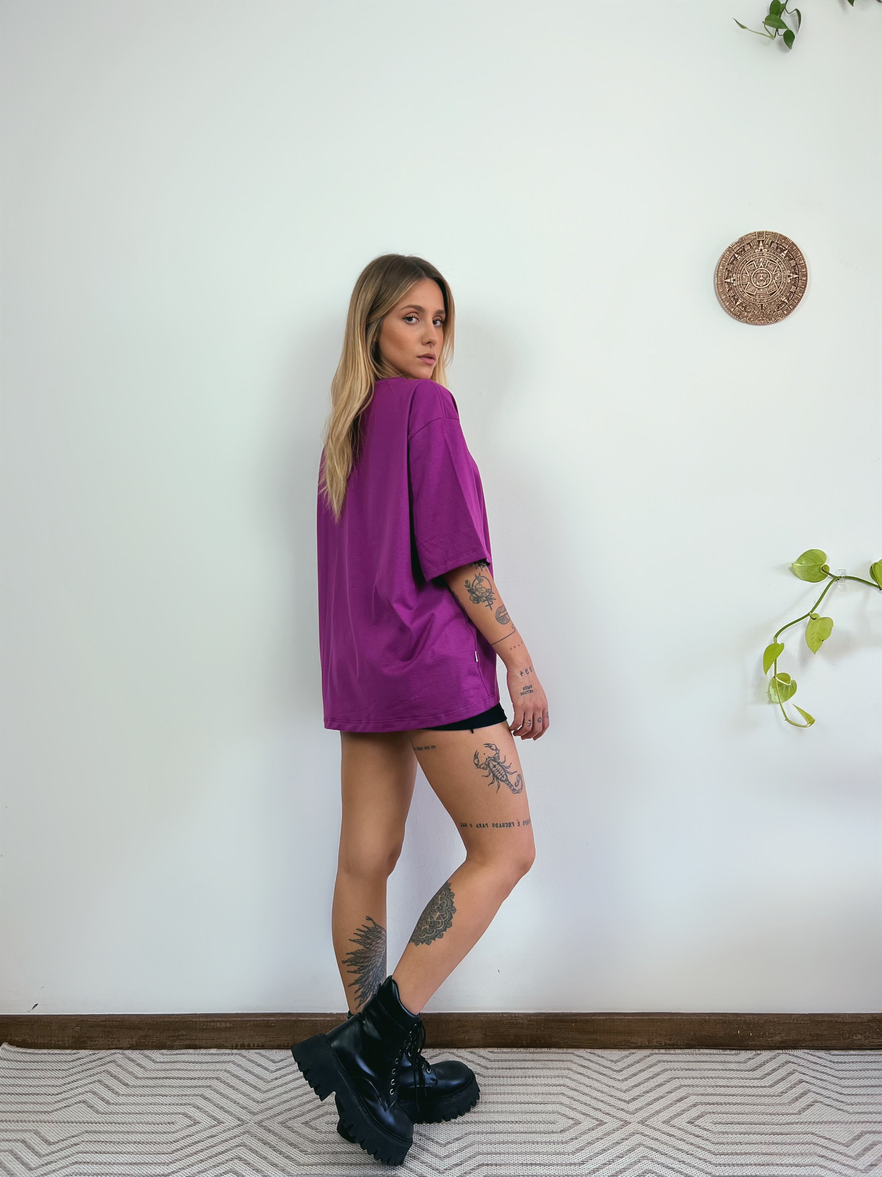 Camiseta Oversized Feminina Aveloz - Roxa
